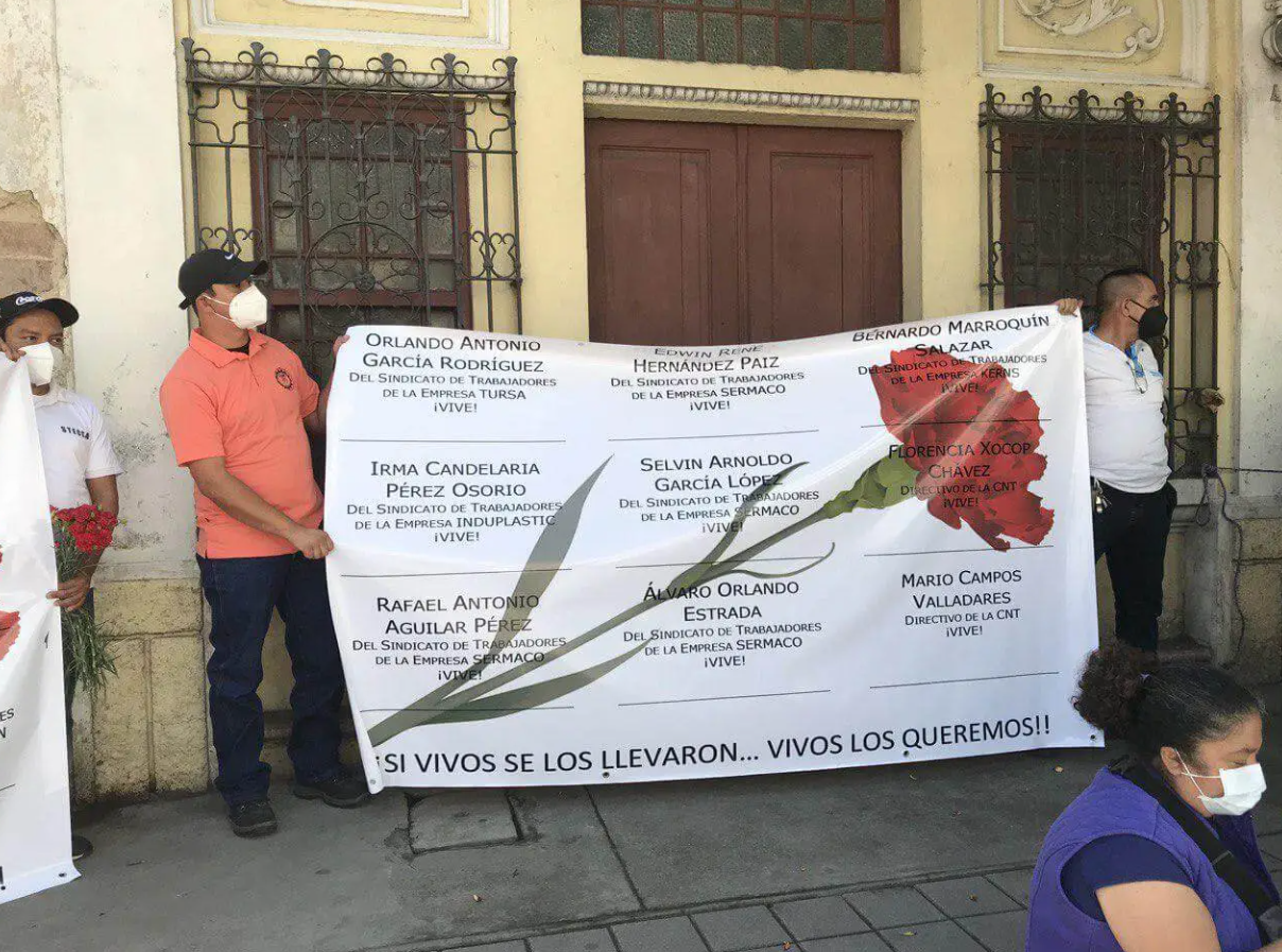  Sindicalistas recuerdan a las personas, entre ellas Florencia Xocop, desaparecidas el 21 de junio de 1980. Foto: Paolina Albani. 